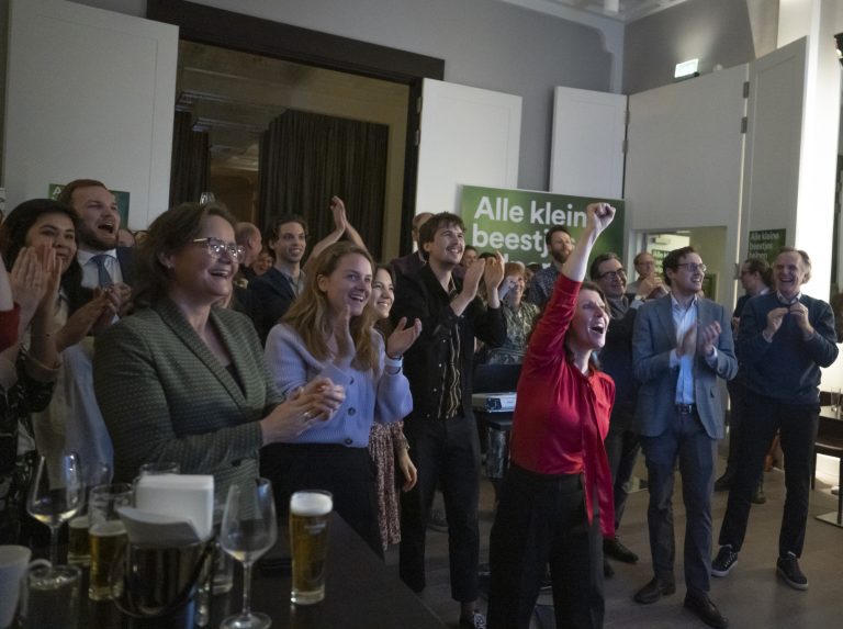 Partij voor de Dieren verdubbeld in gemeenteraad Van 33 naar 63 raadszetels Partij voor de Partij voor de Dieren verdubbeld in gemeenteraad Van 33 naar 63 raadszetels Partij voor de